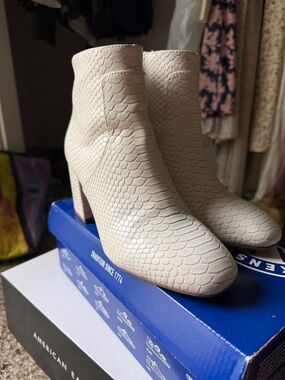 LOFT Cream Textured Ankle Booties